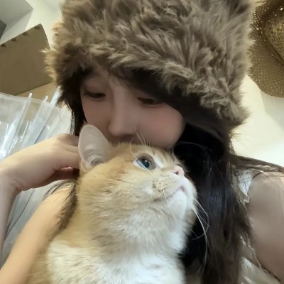 淡蓝琥珀 海报